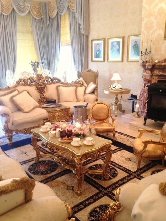 בנראטי Rossmanagher House 0*,